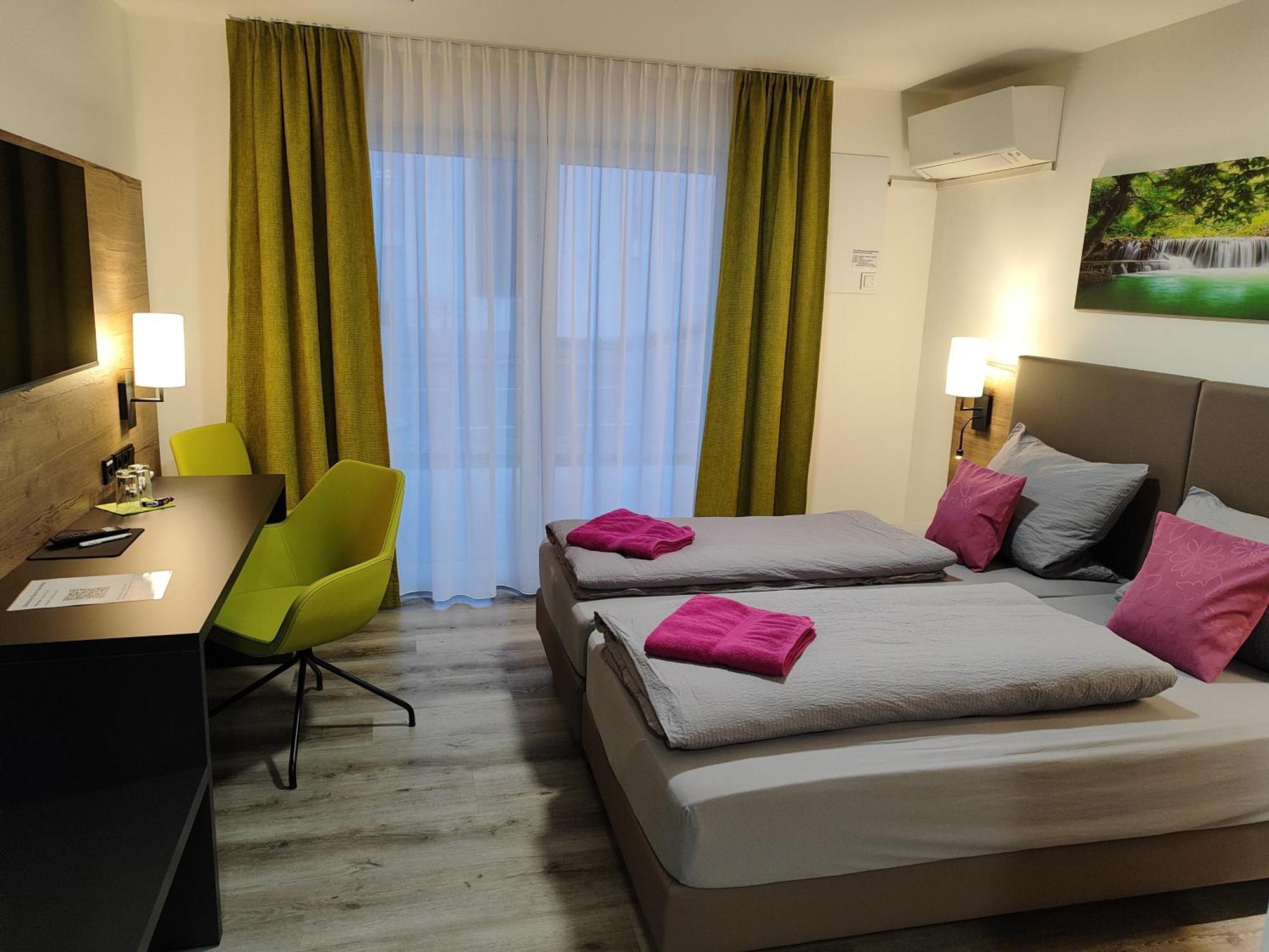 Hotel Gaestehaus Stock Zimmer Sahnehaeuble FDH Εξωτερικό φωτογραφία
