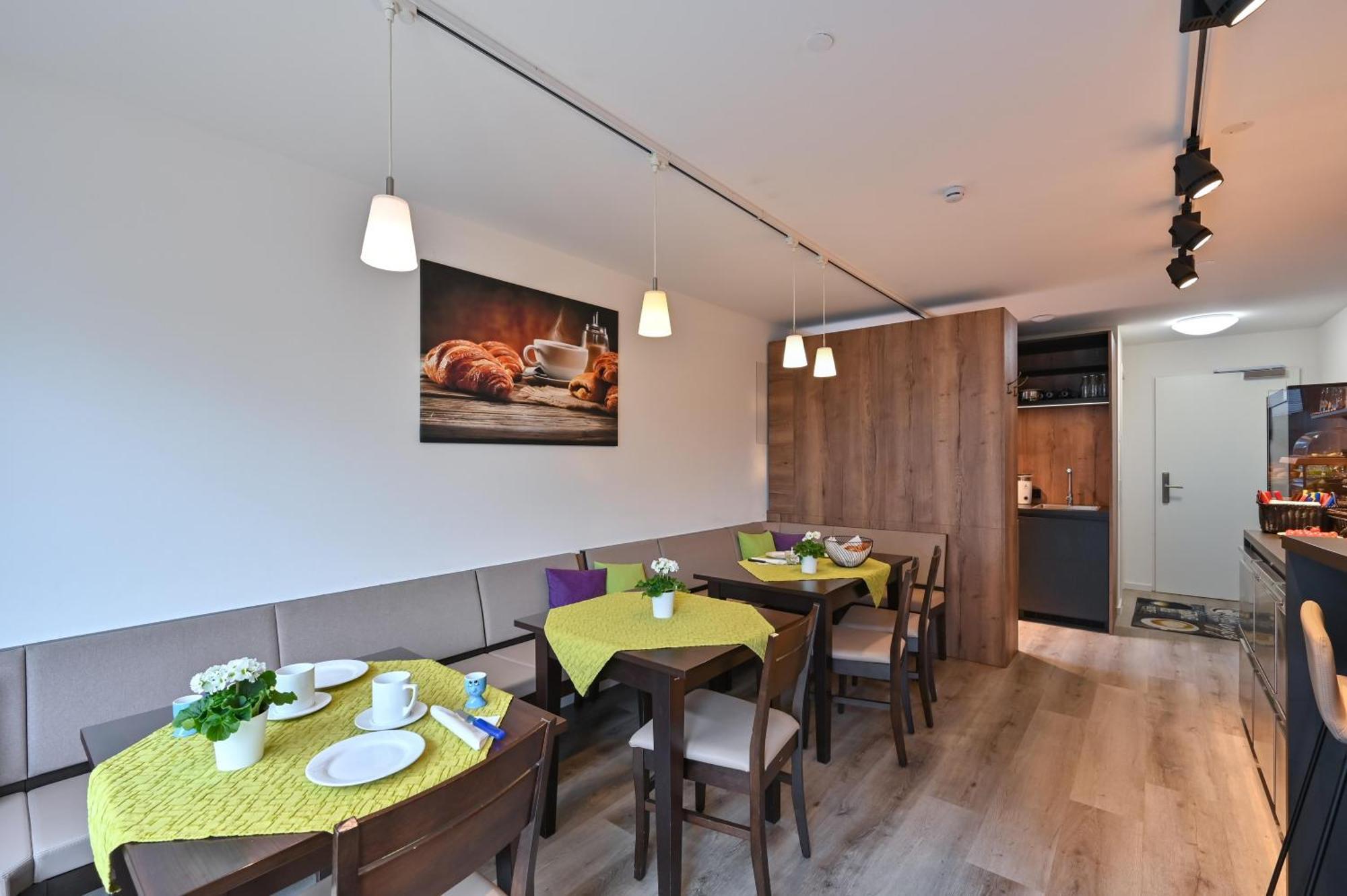 Hotel Gaestehaus Stock Zimmer Sahnehaeuble FDH Εξωτερικό φωτογραφία